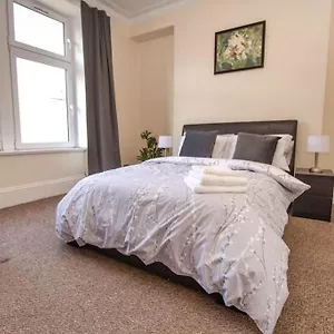 Gustina Apartment